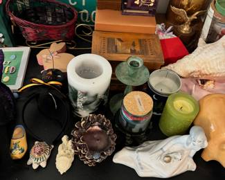 knick knacks and decor items