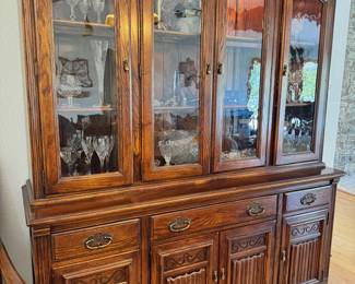 Ethan Allen China cabinet