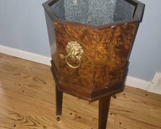 English 19th C. Cellarette