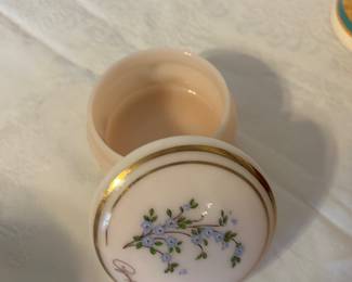 Trinket ceramic round container 
