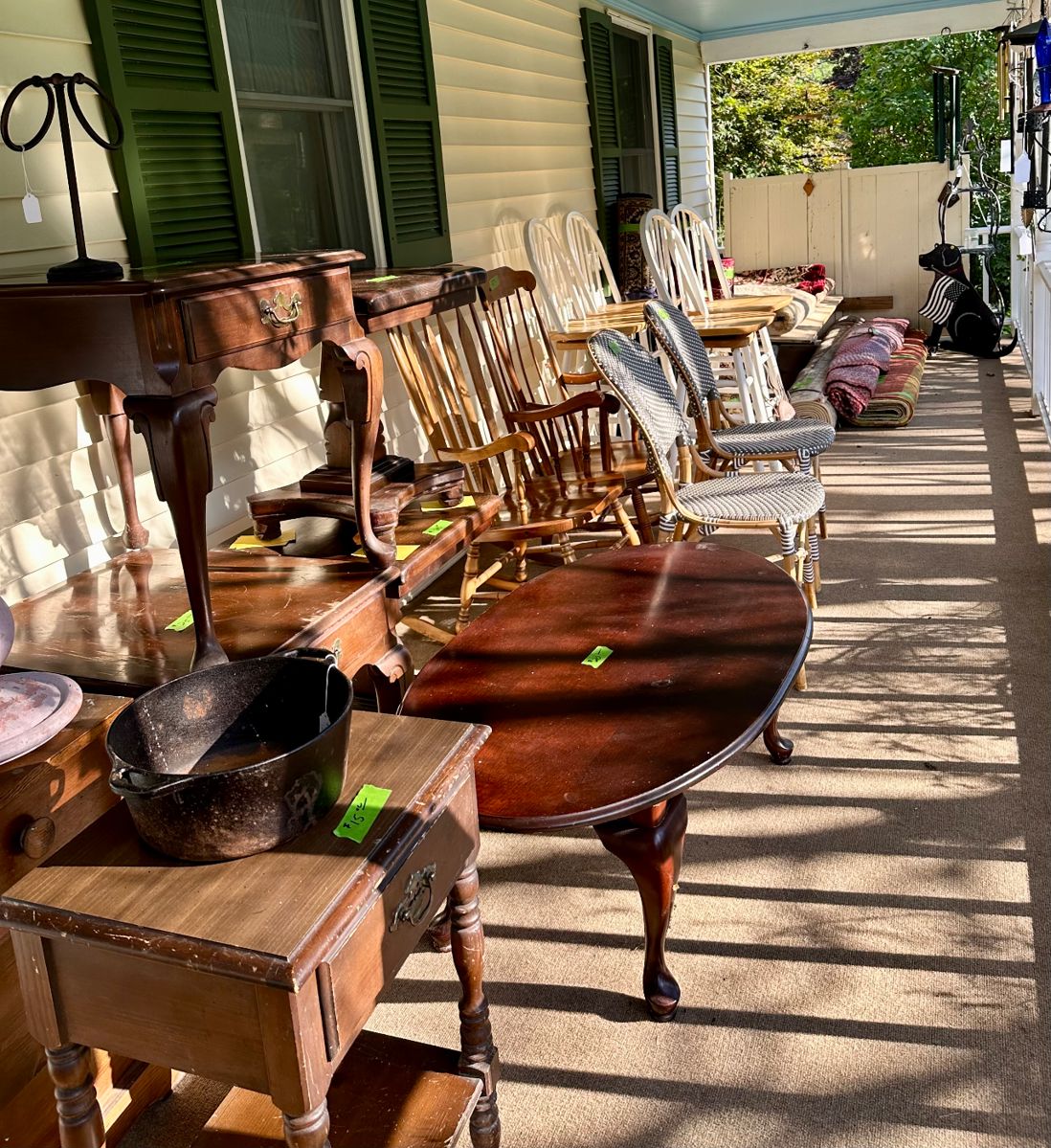 Many furniture offerings including rugs