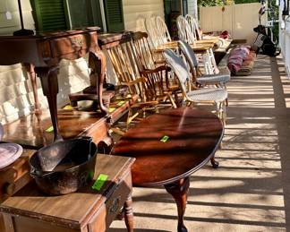 Many furniture offerings including rugs