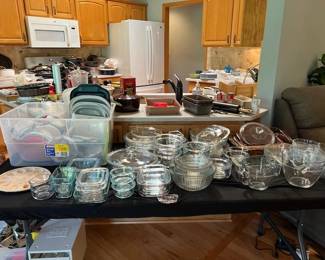 Good clear glass pyrex collection to choose from..