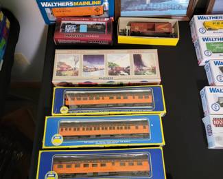 Assortment of Ho in the box 