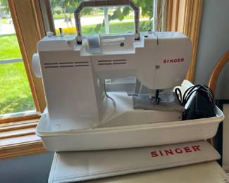Another Singer sewing machine 