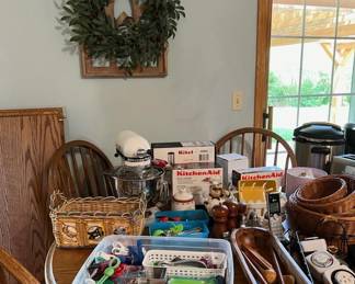 Kitchen aid Classic Plus and lots of attachments