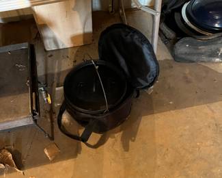 Cast iron Dutch ovens