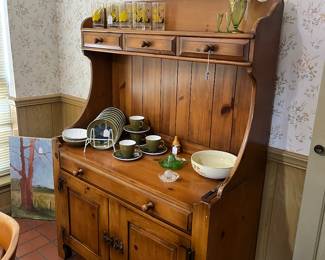 Small hutch