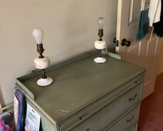 Sweet chest of dressers with writing drawer