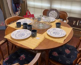 Cute round table and four chairs
