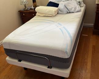 TWIN ADJUSTABLE/ELECTRIC BED