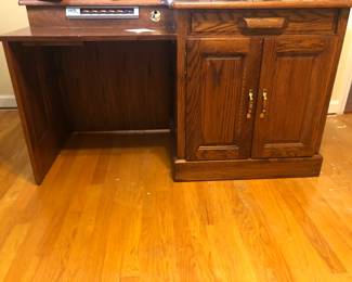 OAK WOOD COMPUTER DESK