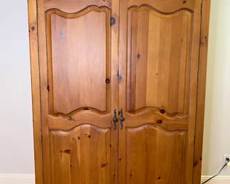 Italian Tuscan Style Carved Pine Maple Or Oak? Armoir Or Television Cabinet Or Wardrobe?
