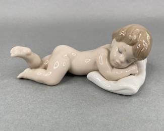 Lladro Sleep Time Porcelain Figurine
