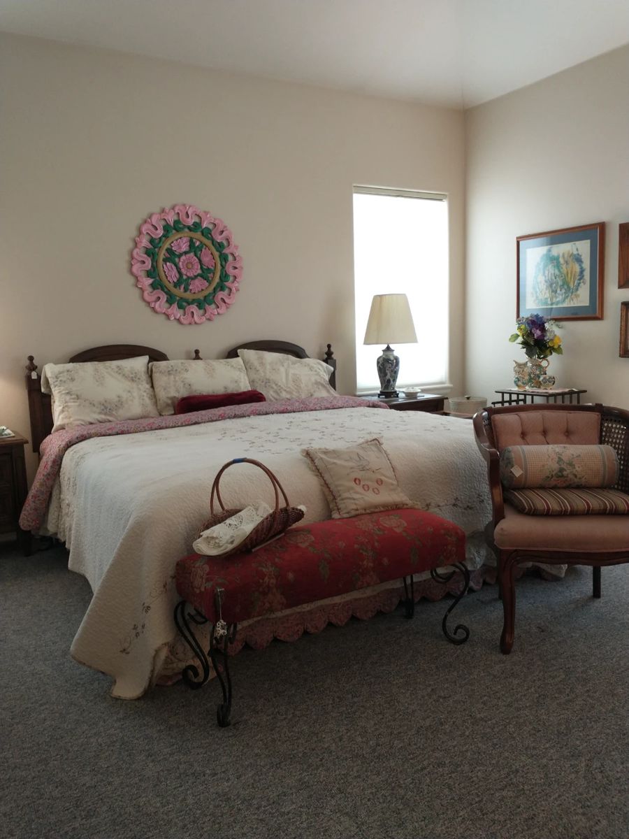 Queensize Queen Anne Bed