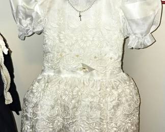 Adorable Vtg First Communion dresses.