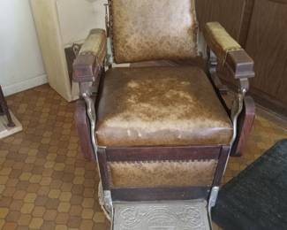 Theo Kochs Barbershop chair