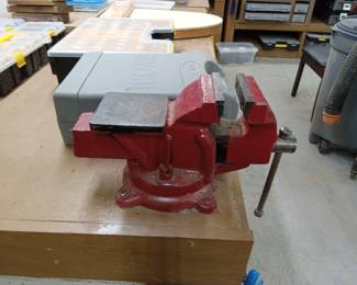 Vise