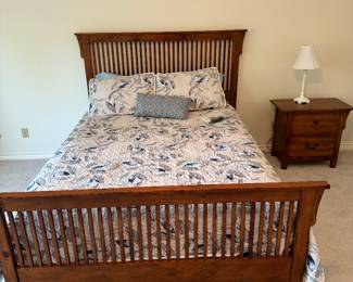 queen mattress /headboard/footboard    Adjustable Sealy base                                                                              