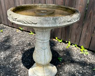 Concrete 2 pc bird bath