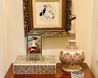 Agra India marble and inlay box (L) and Vase (R)