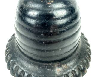 #60 • 19th Century Bee Hive Cast Iron String / Twine Holder - Small
WWW.LUX.BID