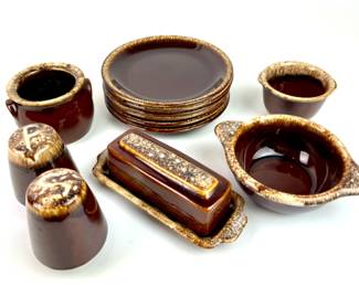 #30 • Hull Brown Drip Glaze Pottery Serving Pieces
WWW.LUX.BID