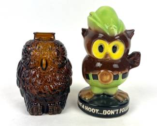 #176 • McCoy Woodsy Owl "Give A Hoot...Don't Pollute" Coin Bank And Vintage Amber Glass Wise Old Owl Coin Bank
WWW.LUX.BID