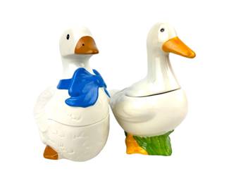 #297 • McCoy #166 & Metlox Goose / Duck Cookie Jars
WWW.LUX.BID