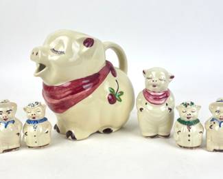 #190 • Shawnee Pottery Smiley Pig Cookie Jar And Salt And Pepper Shakers
WWW.LUX.BID