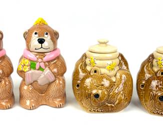 #98 • 4 Vintage Bear Cookie Jars - 2 Nelson McCoy Teddy & Friend Cookie Jars And 2 Honey Bear Cookie Jars
WWW.LUX.BID