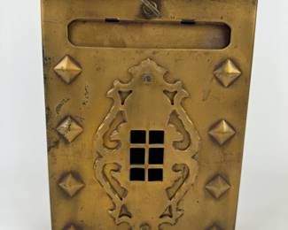 #182 • Solid Brass Mailbox - Wall Mount
WWW.LUX.BID