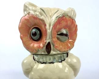 #111 • Shawnee Winking Owl Cookie Jar and 4 Salt & Pepper Shakers
WWW.LUX.BID