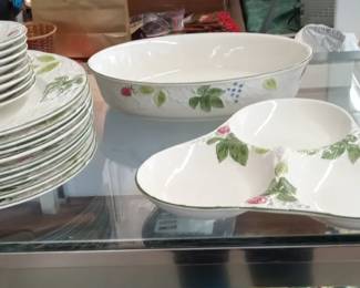 Miskia 20 piece summer berries