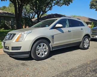 Cadillac SRX - Very well taken care of!