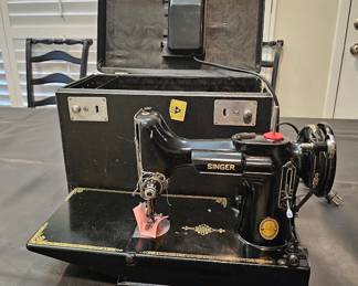 Singer Featherweight Sewing Machine