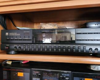 BSR - EQ-14/14XR - Computerized 14-Band 5-Memory Equalizer/Spectrum Analyzer. 