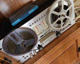 Quite an extensive collection of electronics. Vintage Reel to Reel. 