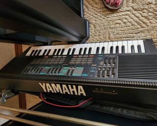 Yamaha Keyboard with Stand