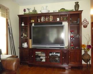 entertainment  center / collectibles  