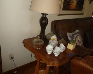 antique end table / lamp