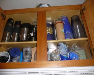thermos and cups 