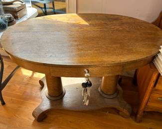 Antique Tiger Oak Oval Table