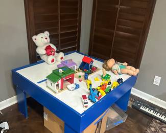 Play table 