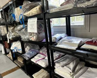 KING, QUEEN, AND TWIN BLANKETS, QUILTS, AND COMFORTERS