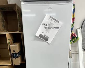 UPRIGHT FREEZER