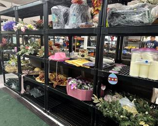 WREATHS - SILK FLOWERS FOR CRAFTERS - 