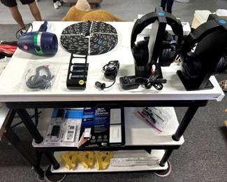 ELECTRONICS - HEADSETS - HDMI CABLE