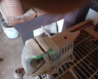 Anvil Vise