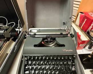 Vintage Manuel Olympic  typewriter.